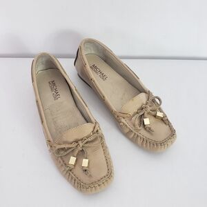 Michael Kors tan beige patent leather moccasin loafer size 6